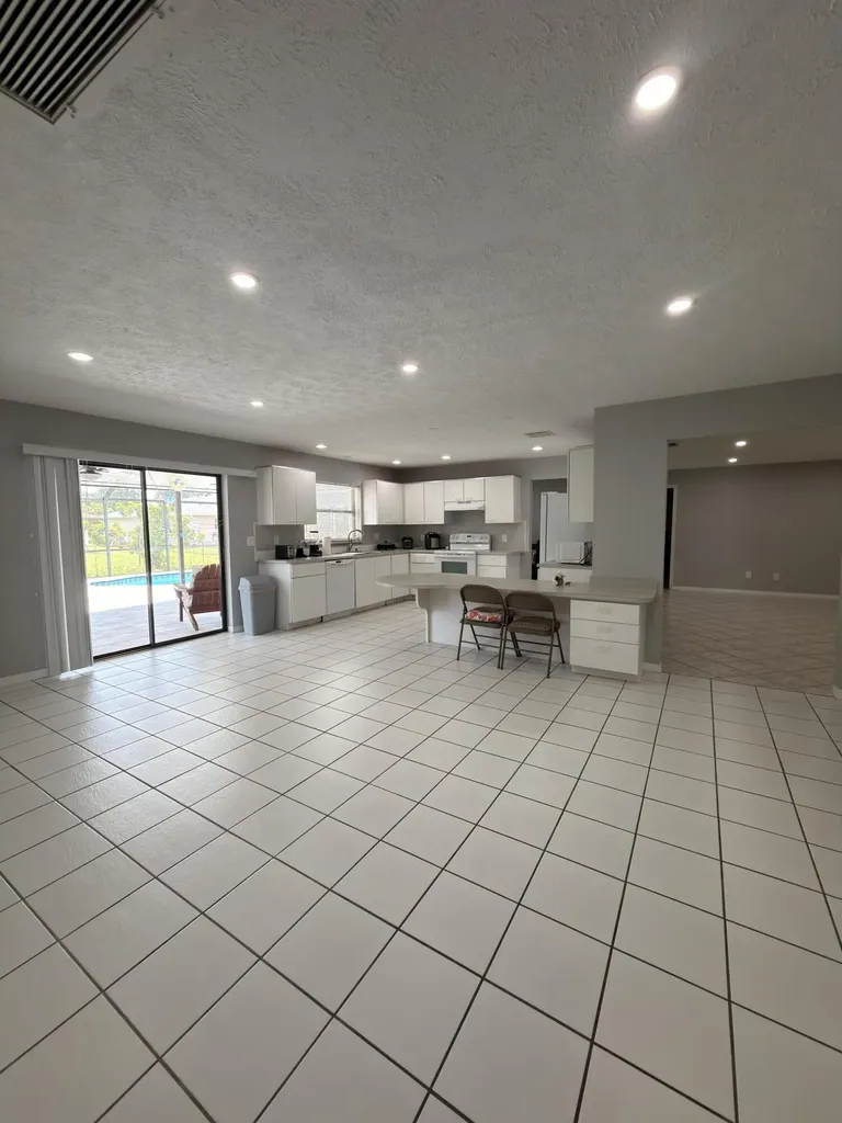 1217 SE Nancy Lane Port St Lucie FL 34983