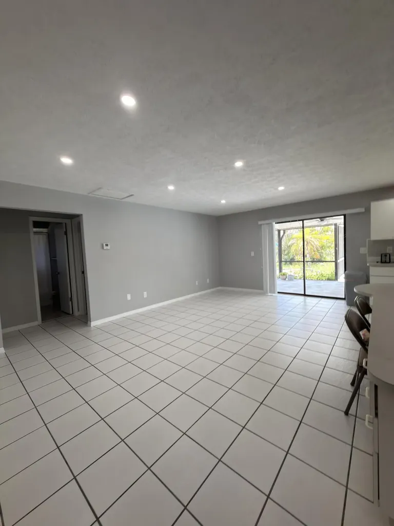 1217 SE Nancy Lane Port St Lucie FL 34983