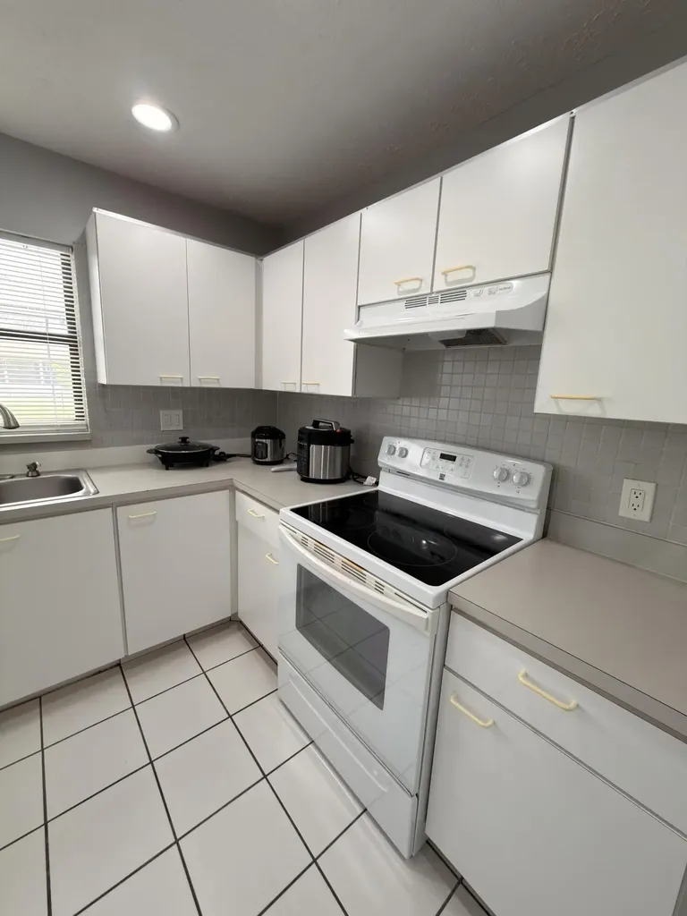 1217 SE Nancy Lane Port St Lucie FL 34983