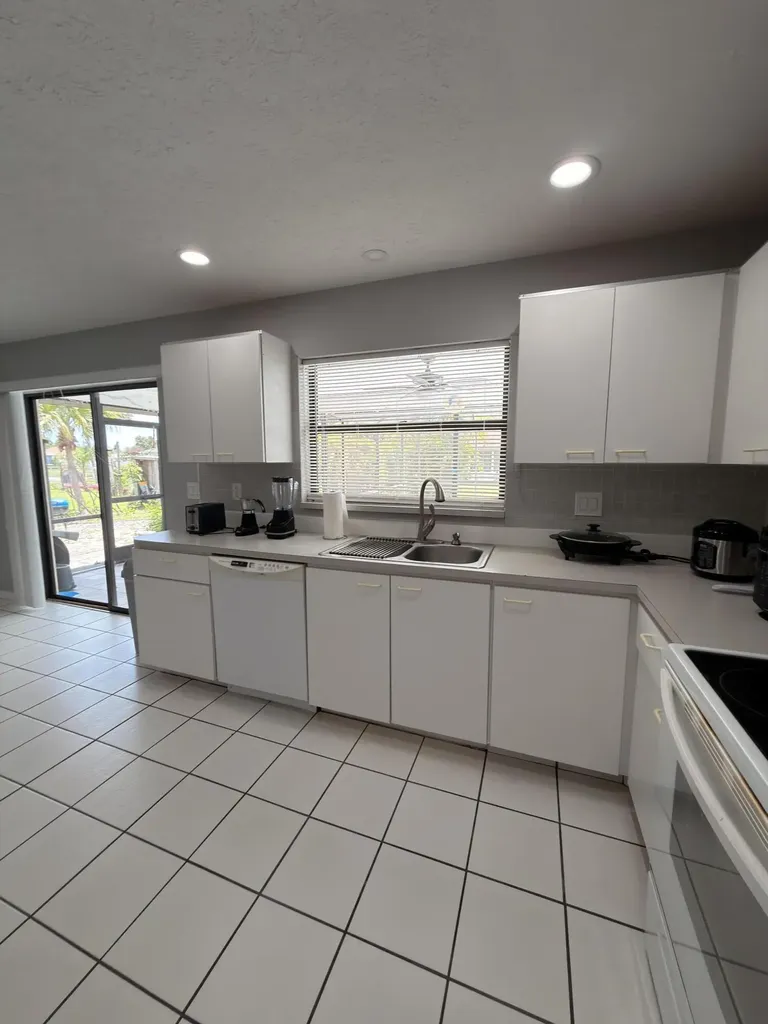 1217 SE Nancy Lane Port St Lucie FL 34983