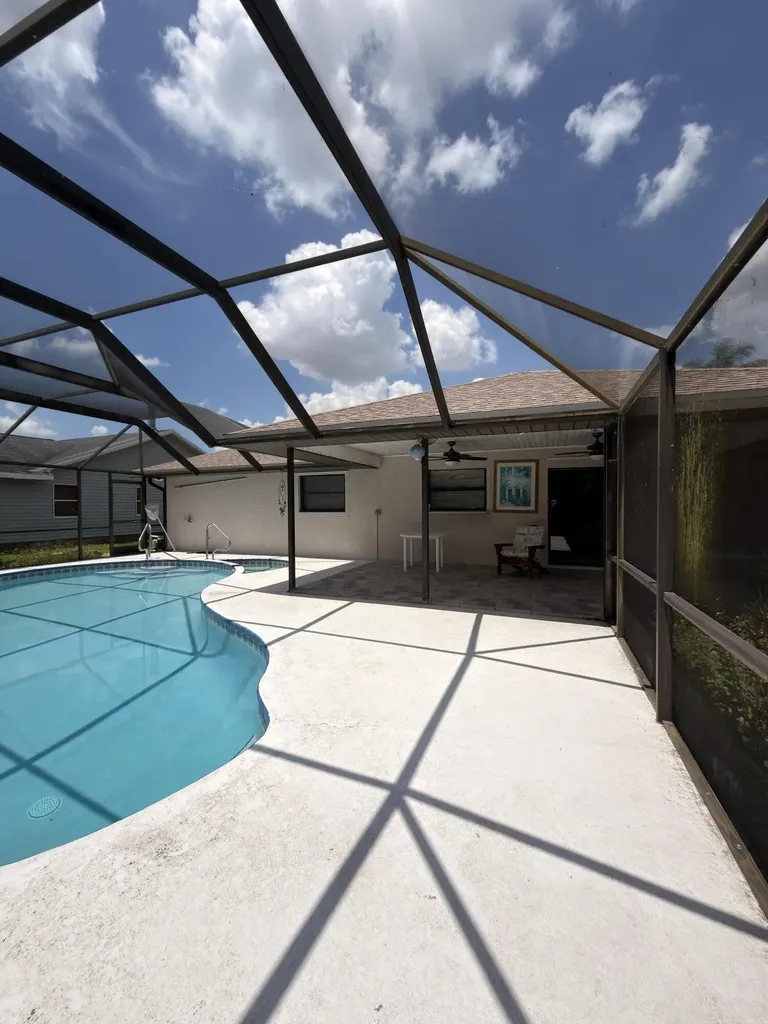 1217 SE Nancy Lane Port St Lucie FL 34983