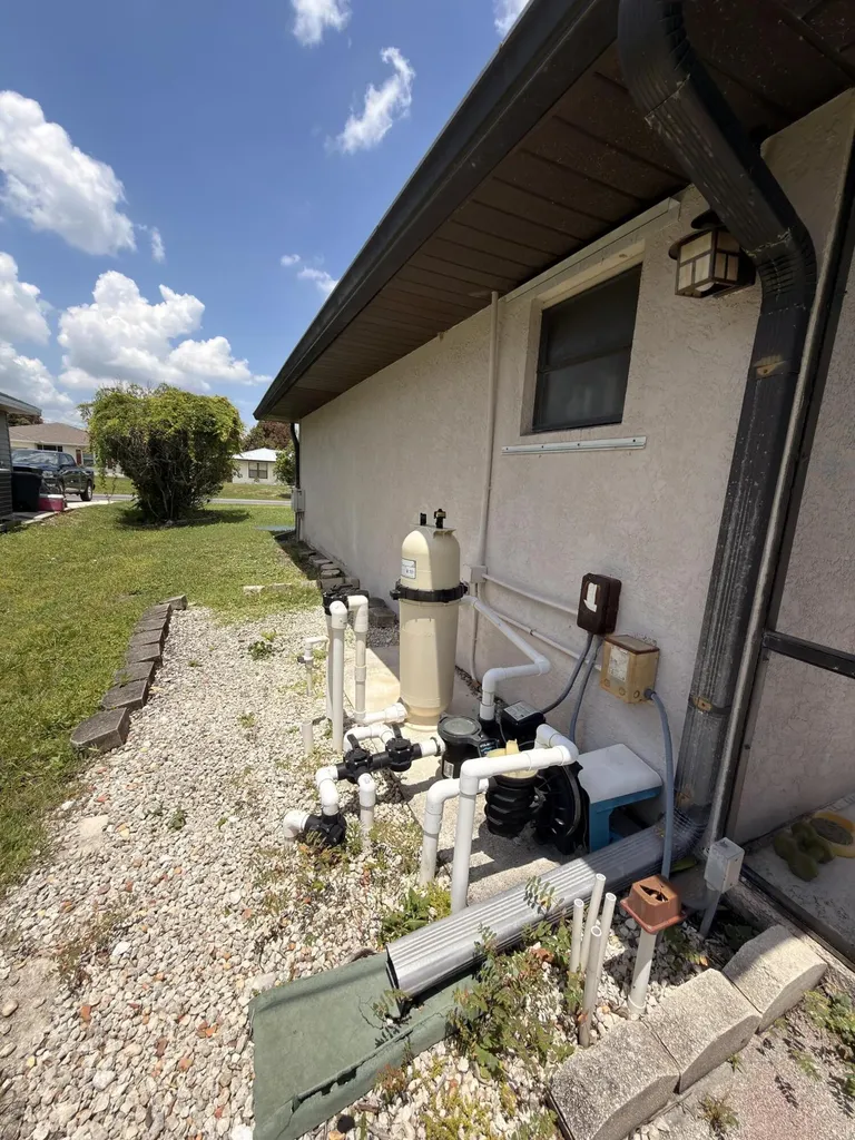 1217 SE Nancy Lane Port St Lucie FL 34983
