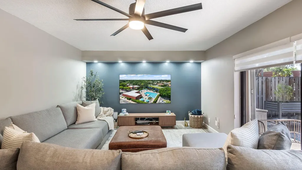 725 NW 99th Circle Plantation FL 33324