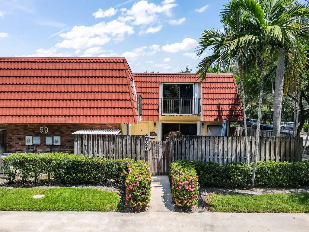 725 NW 99th Circle Plantation FL 33324