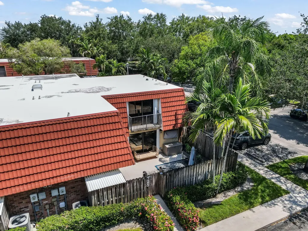 725 NW 99th Circle Plantation FL 33324