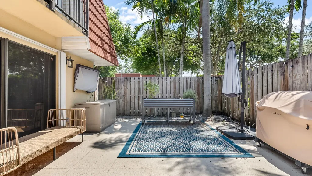 725 NW 99th Circle Plantation FL 33324