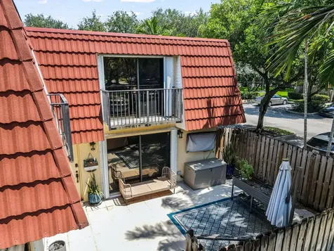 725 NW 99th Circle Plantation FL 33324