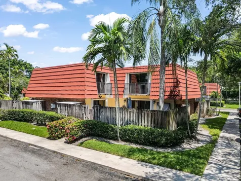 725 NW 99th Circle Plantation FL 33324