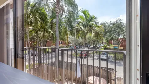725 NW 99th Circle Plantation FL 33324
