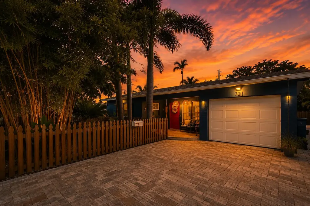 721 N Lakeside Drive Lake Worth Beach FL 33460