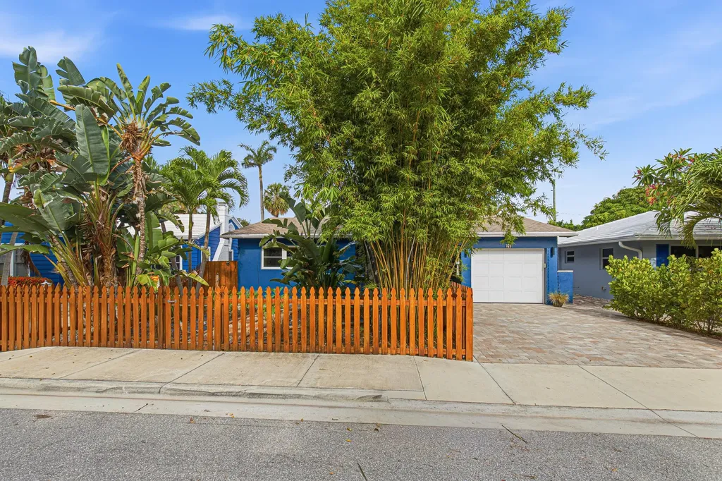 721 N Lakeside Drive Lake Worth Beach FL 33460
