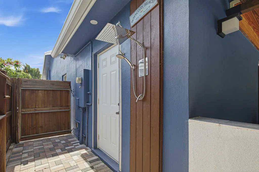 721 N Lakeside Drive Lake Worth Beach FL 33460