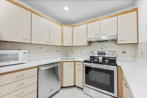 313 Pine Ridge Circle Greenacres FL 33463