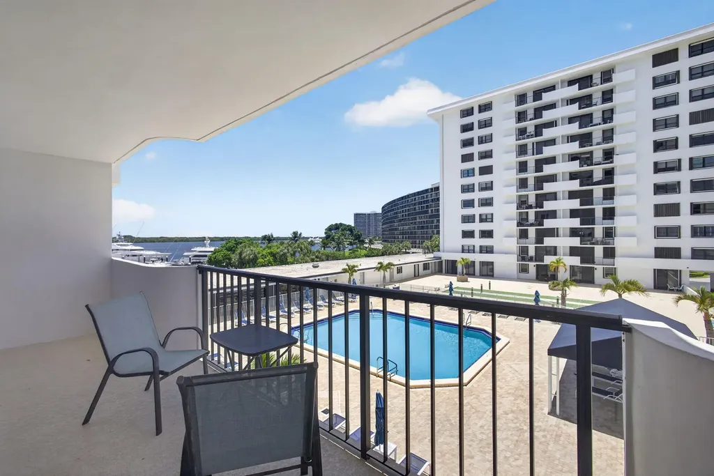 1208 Marine Way North Palm Beach FL 33408