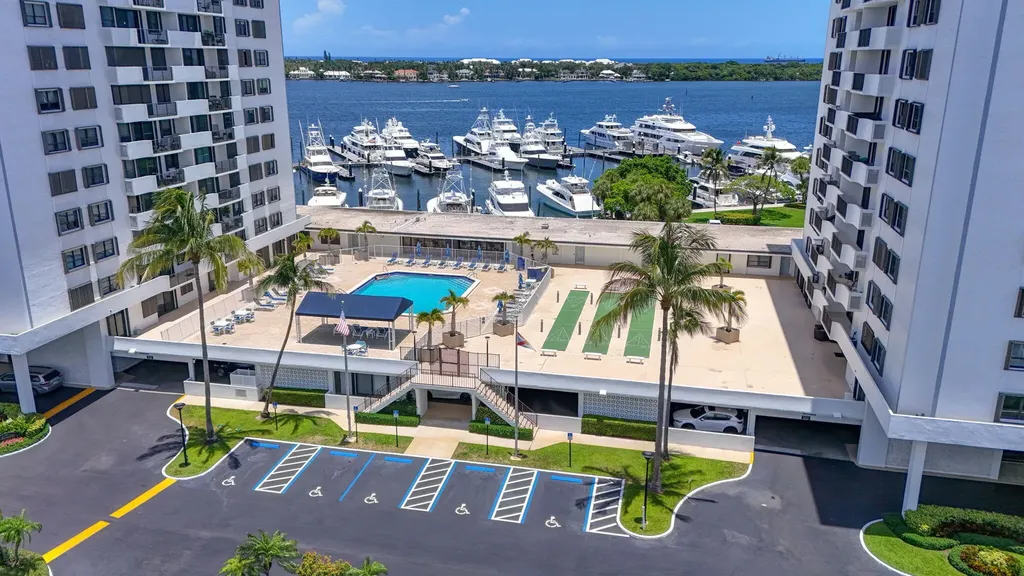 1208 Marine Way North Palm Beach FL 33408