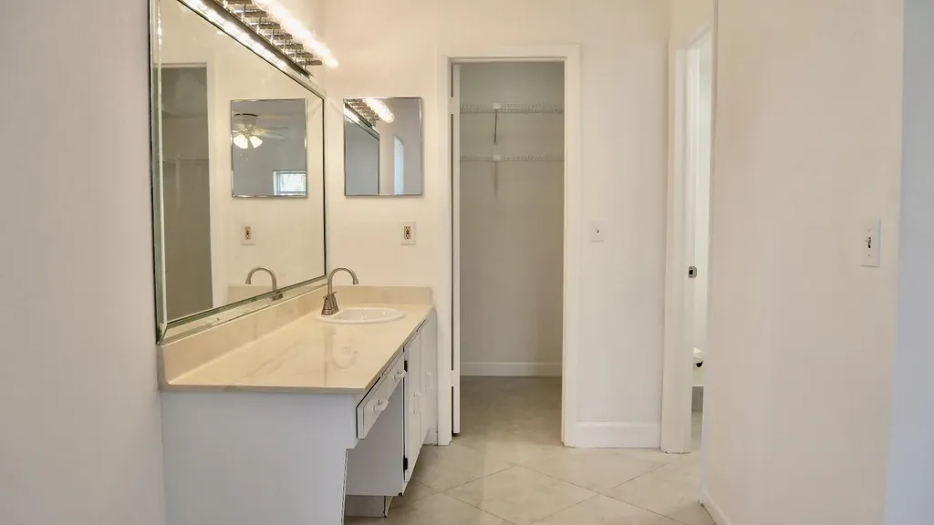 13638 Via Flora Delray Beach FL 33484
