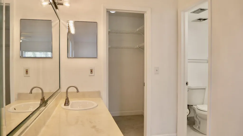 13638 Via Flora Delray Beach FL 33484