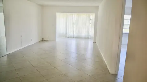 13638 Via Flora Delray Beach FL 33484
