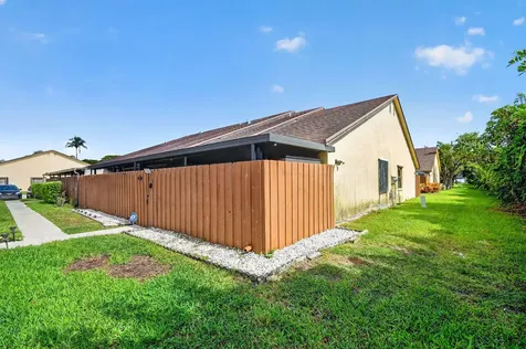 414 Springdale Circle Palm Springs FL 33461