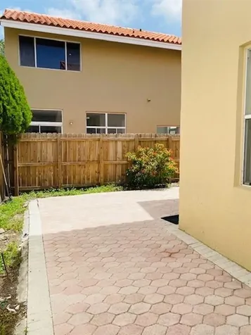 3145 N 37th Avenue Hollywood FL 33021