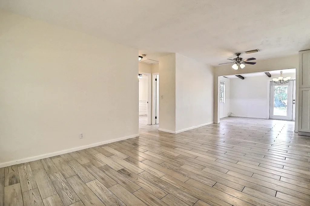 337 Mid Pines Road Palm Springs FL 33461