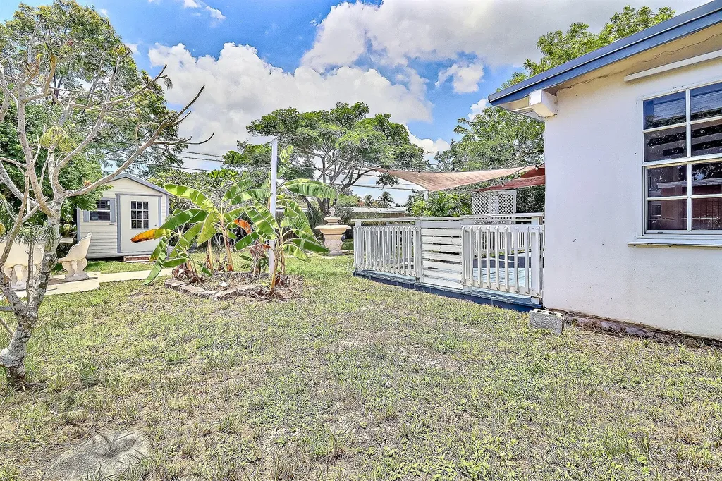 337 Mid Pines Road Palm Springs FL 33461