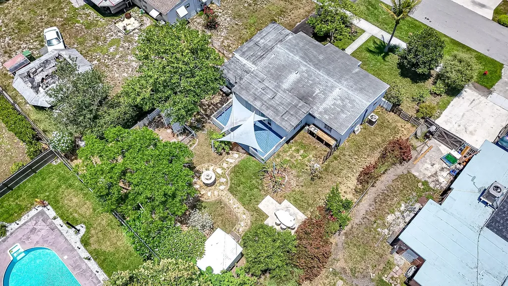 337 Mid Pines Road Palm Springs FL 33461