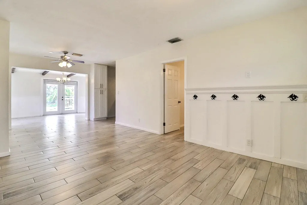 337 Mid Pines Road Palm Springs FL 33461