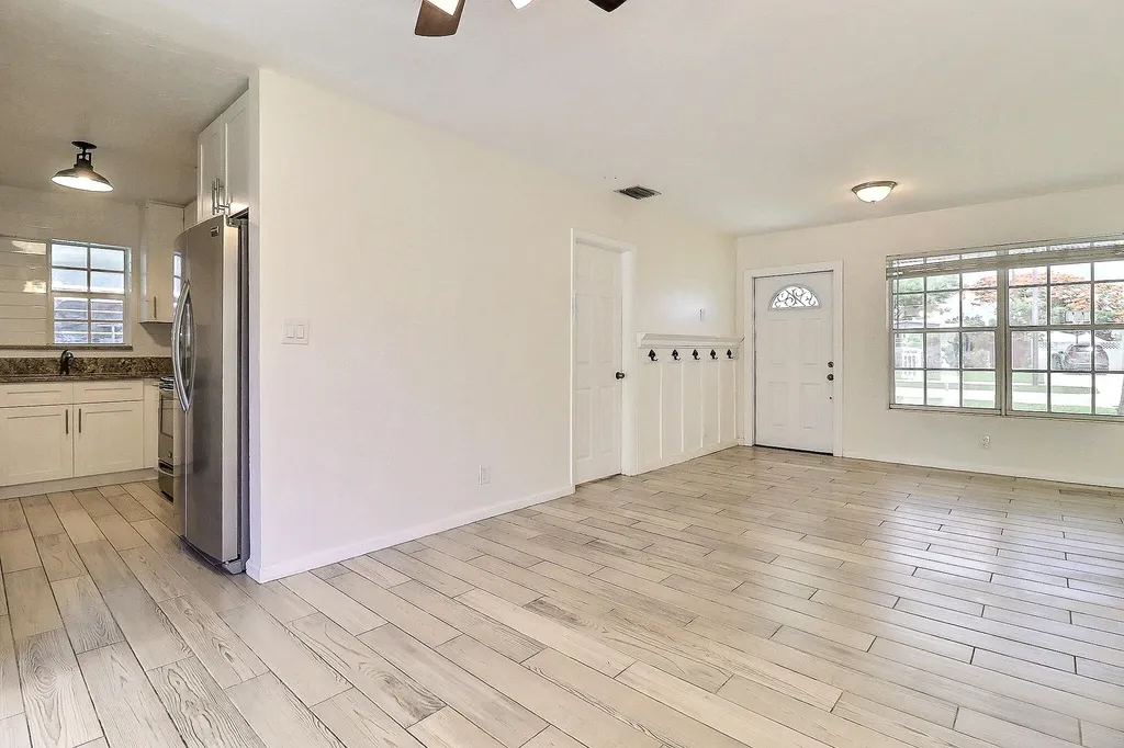 337 Mid Pines Road Palm Springs FL 33461