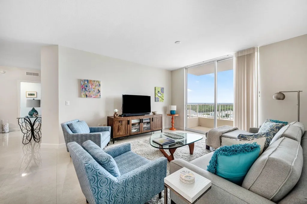 625 Casa Loma Boulevard Boynton Beach FL 33435