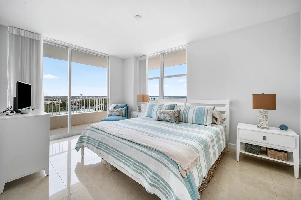 625 Casa Loma Boulevard Boynton Beach FL 33435