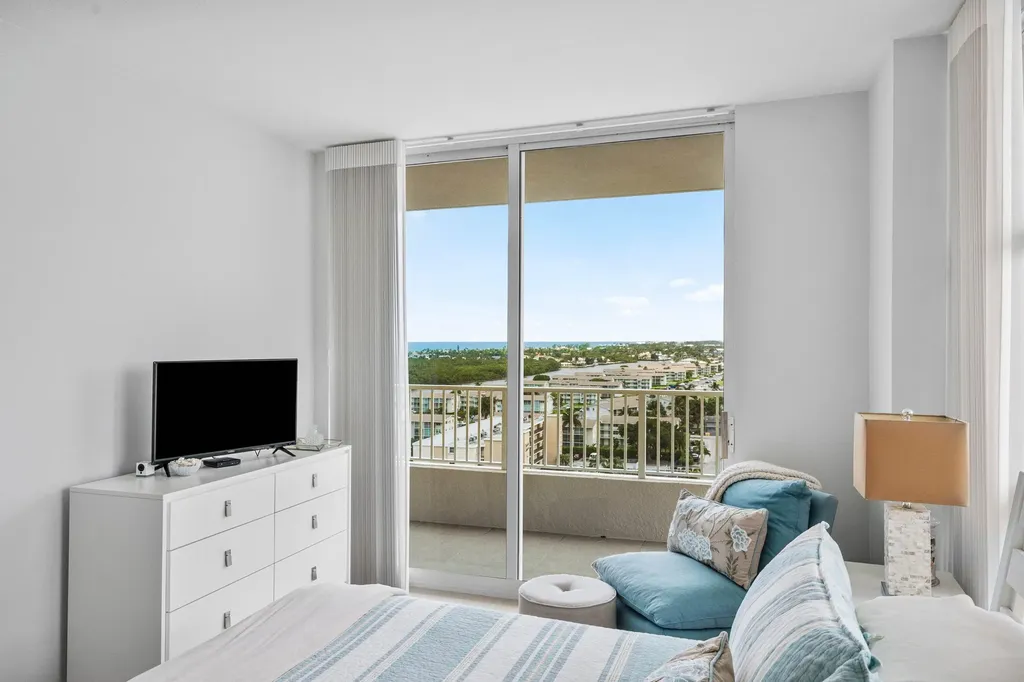 625 Casa Loma Boulevard Boynton Beach FL 33435
