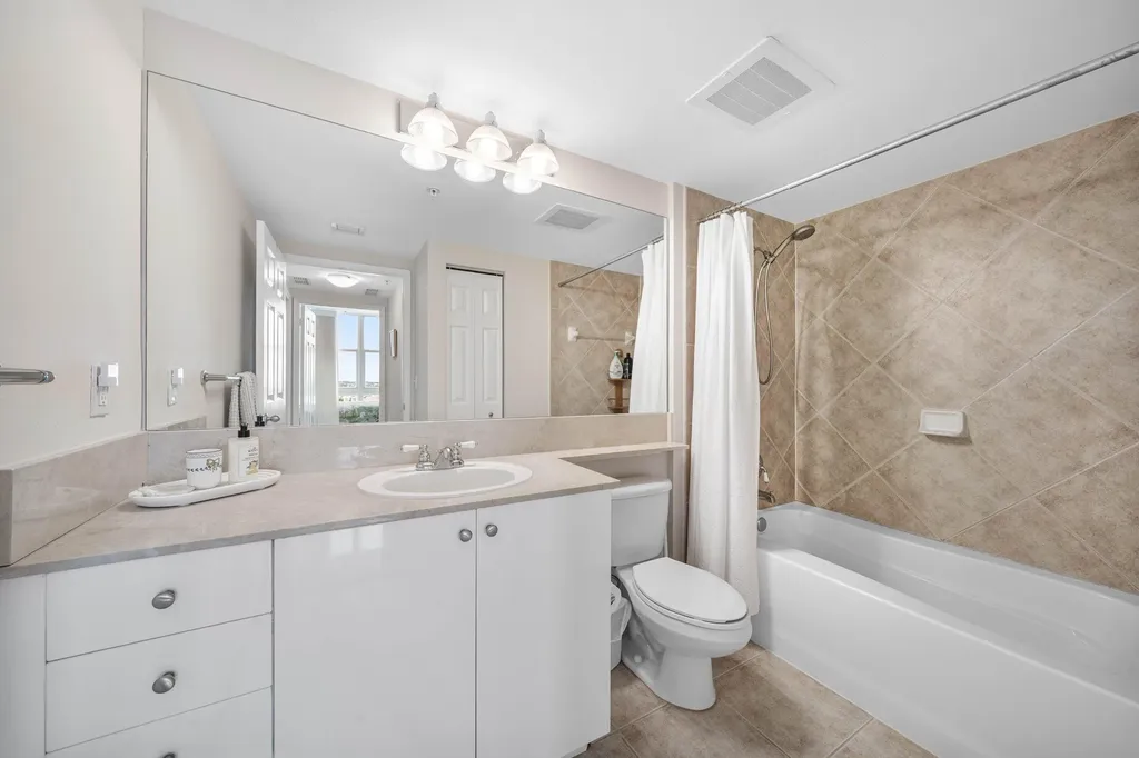 625 Casa Loma Boulevard Boynton Beach FL 33435