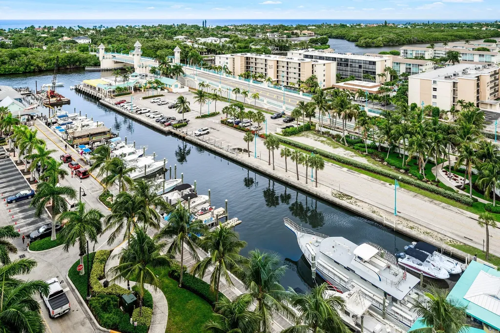 625 Casa Loma Boulevard Boynton Beach FL 33435