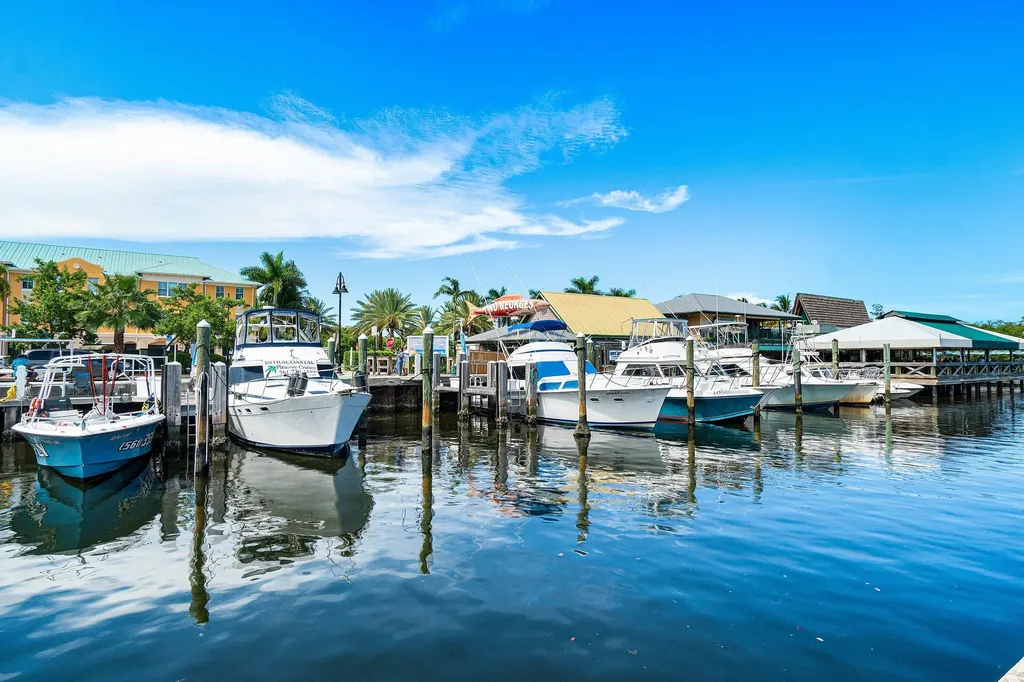 625 Casa Loma Boulevard Boynton Beach FL 33435