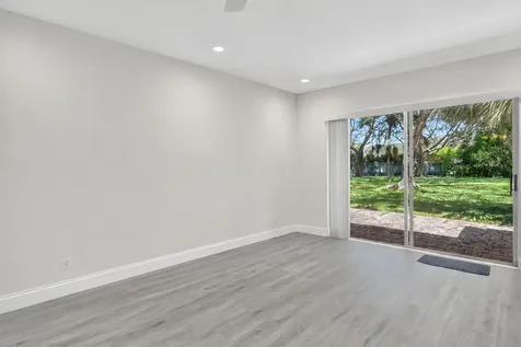20846 Vinesta Circle Boca Raton FL 33433