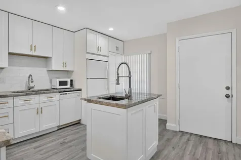 20846 Vinesta Circle Boca Raton FL 33433