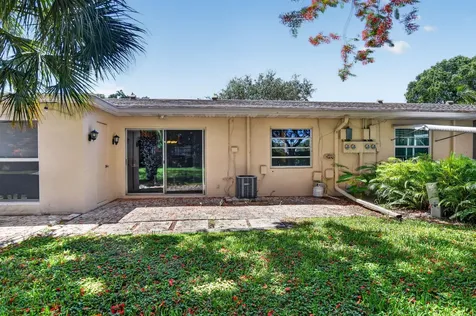 20846 Vinesta Circle Boca Raton FL 33433
