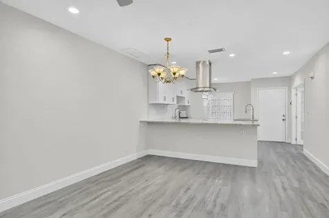 20846 Vinesta Circle Boca Raton FL 33433