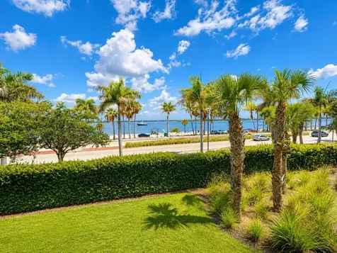 35 Harbour Isle Drive W Fort Pierce FL 34949