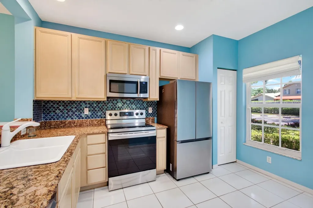 6374 Park Lake Circle Boynton Beach FL 33437