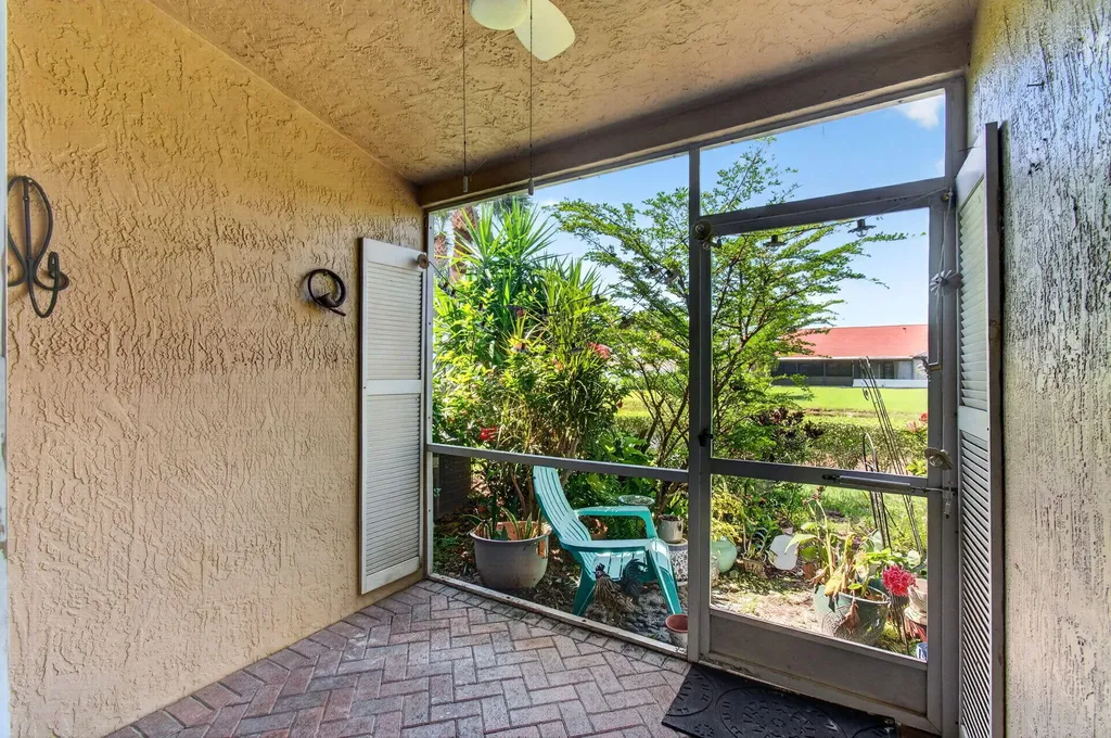 6374 Park Lake Circle Boynton Beach FL 33437