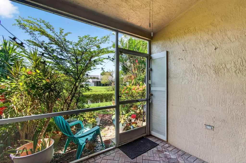 6374 Park Lake Circle Boynton Beach FL 33437