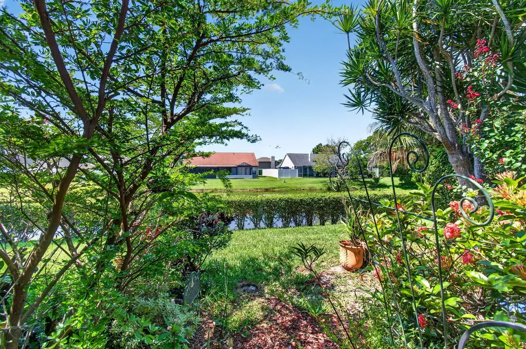 6374 Park Lake Circle Boynton Beach FL 33437