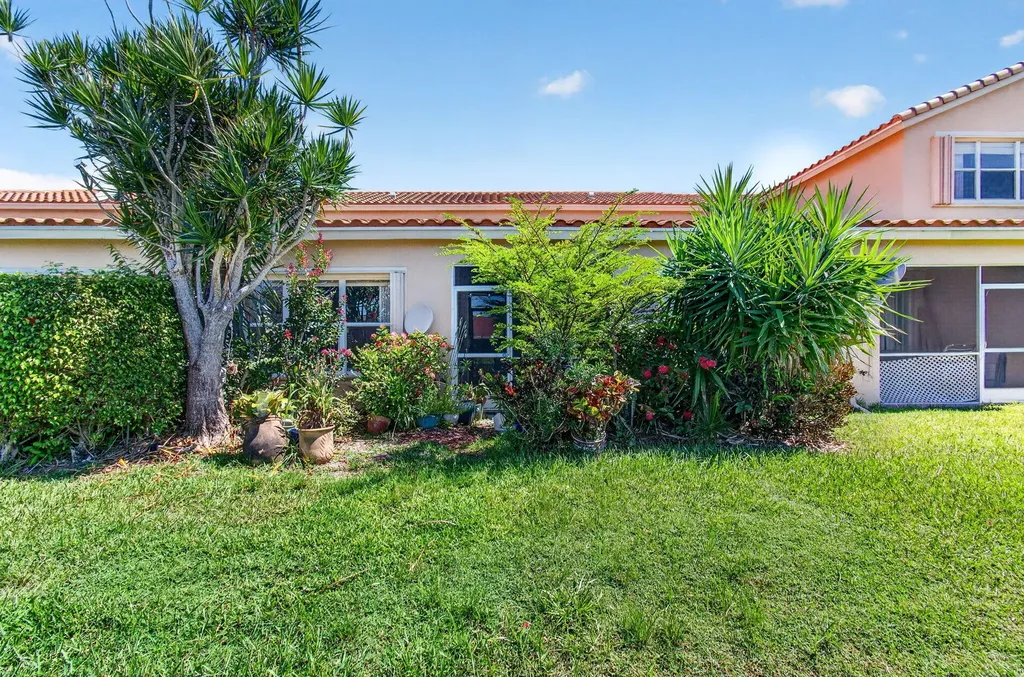 6374 Park Lake Circle Boynton Beach FL 33437