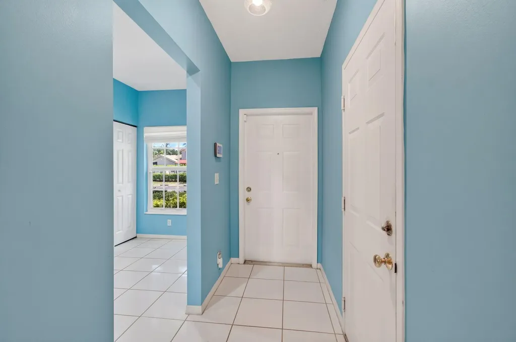 6374 Park Lake Circle Boynton Beach FL 33437