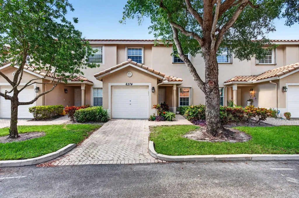 6374 Park Lake Circle Boynton Beach FL 33437
