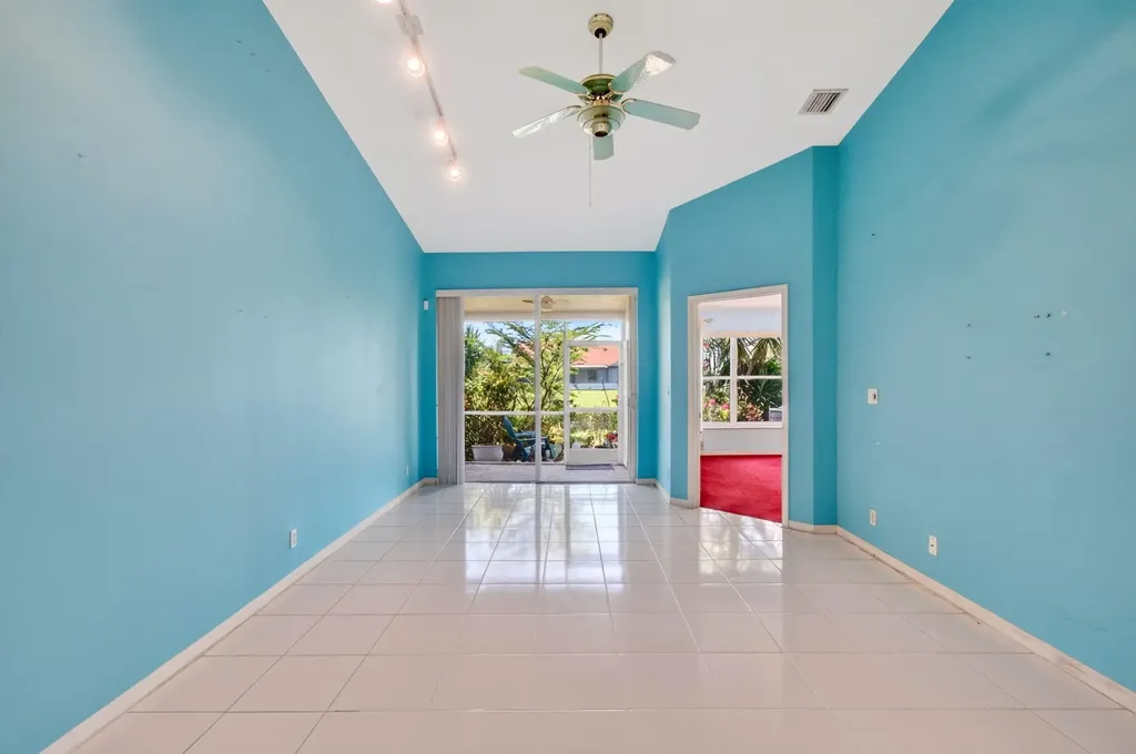 6374 Park Lake Circle Boynton Beach FL 33437