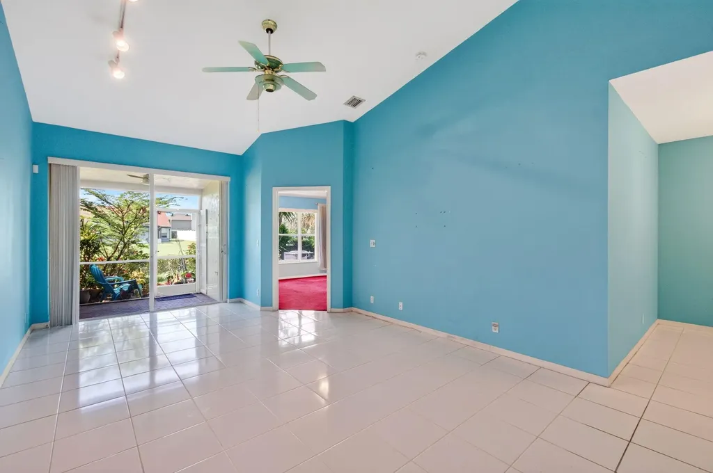 6374 Park Lake Circle Boynton Beach FL 33437