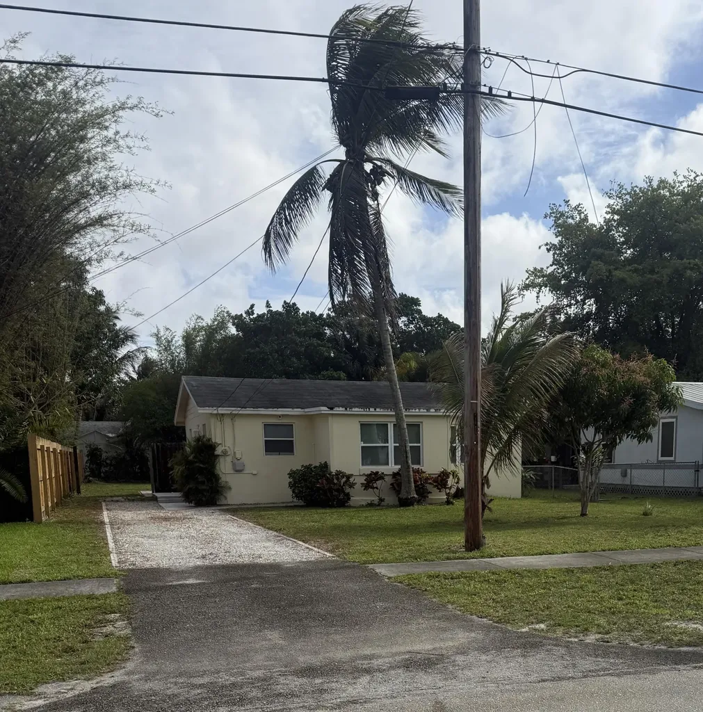 4596 Old Military Trail West Palm Beach FL 33417